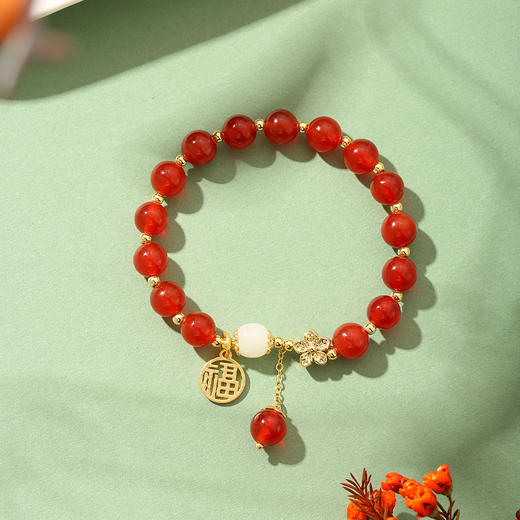 【精美饰品丨贝诗 手链/项链合集】选用饱满圆润的优质原矿，经过多道工序细致的抛光打磨，质地细腻色泽通透，款式简约优雅，适合多场景佩戴 商品图3