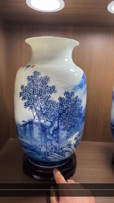 青花山水冬瓜瓶 商品图0