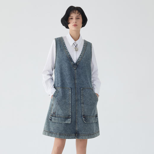 谜底牛仔背心式连衣裙2025春季新品设计感大口袋直筒裙251ML0060 商品图0