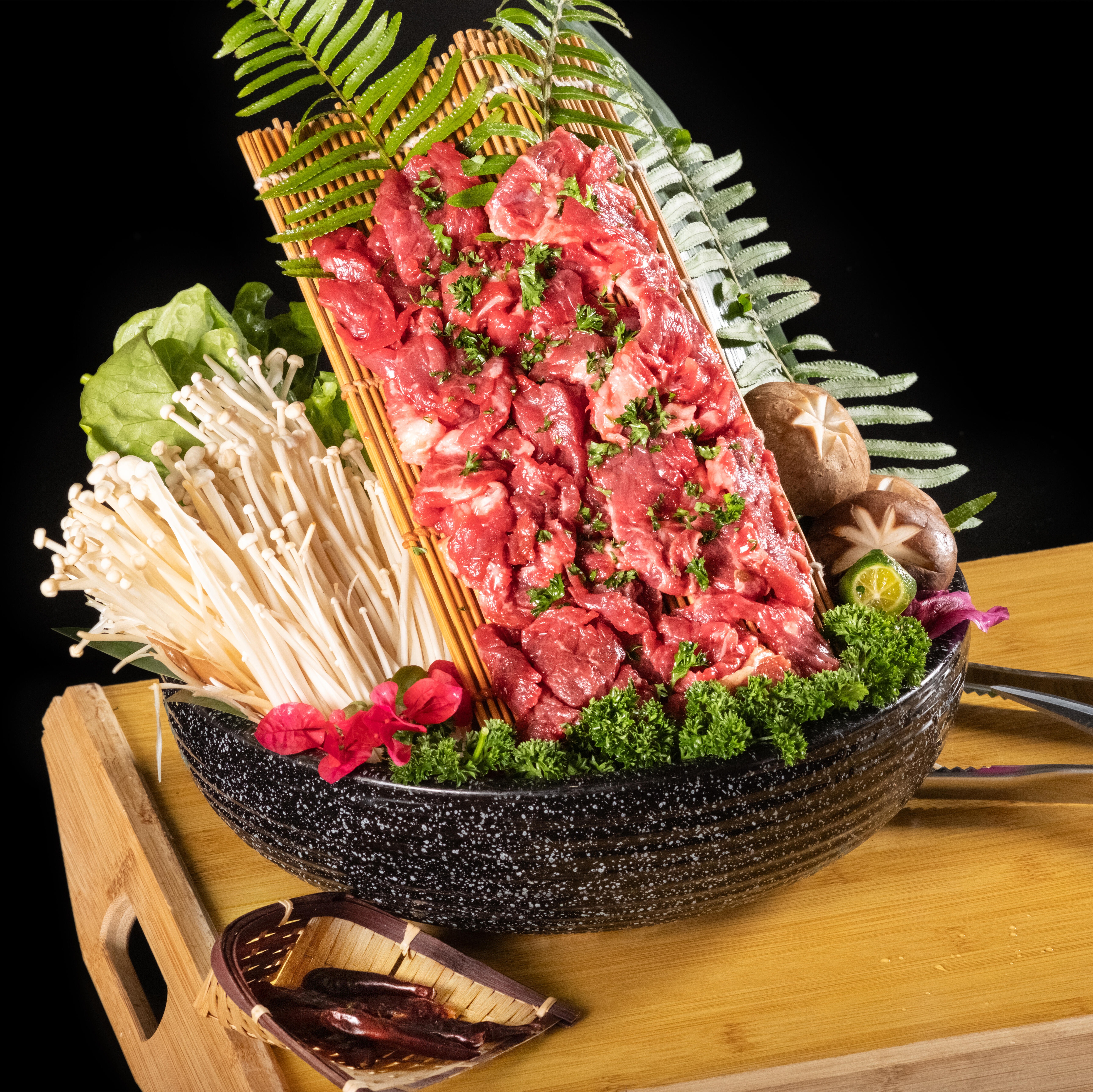 【船型屋餐厅】经典观海烤肉套餐&临海餐厅+进口肥牛+秘制二层肉等多种菜品