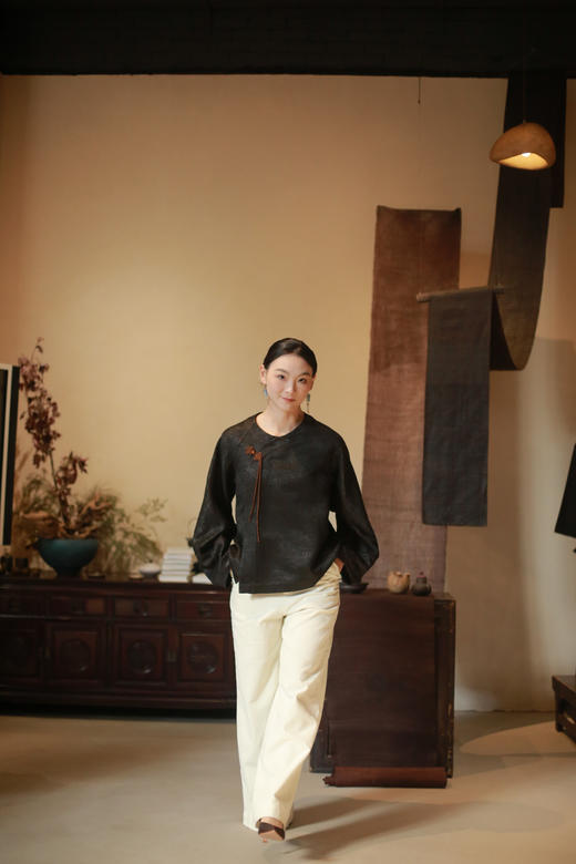 漫物记花苞袖蝴蝶盘扣上衣xys-w232 商品图1