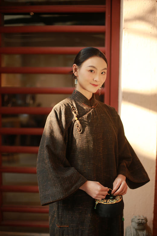 漫物记斜襟五盘扣圆领棉袍XYS-W242 商品图2