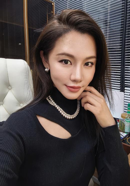 阮仕衡星系列（耳夹） S925银淡水珍珠耳饰 8.5-9mm ES24083HXD 商品图6