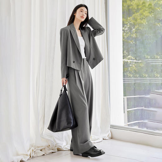 IC简约高级感气质短款西服新款通勤上衣百搭休闲西装外套女 商品图1