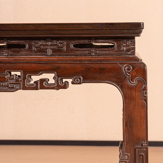 清 红木镶云石透雕拐子纹带托泥方桌 商品图1