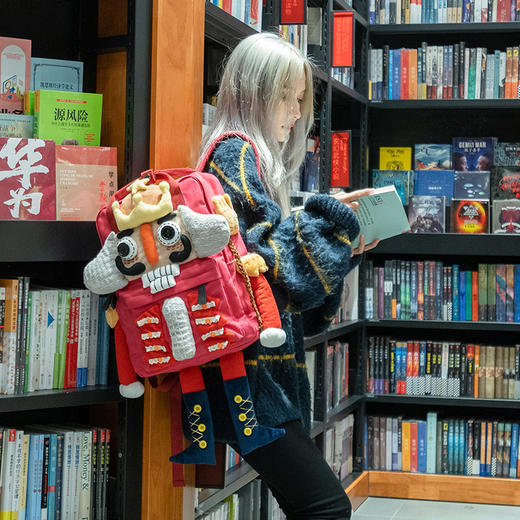 【1.21-2.6停发】芽小七原创小众胡桃夹子系列之国王手工书包女大学生设计感双肩包 商品图0