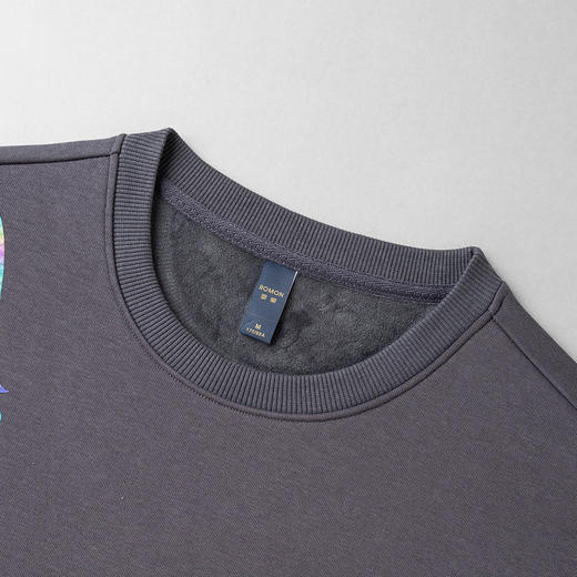 【加绒加厚】罗蒙男士秋冬含桑蚕丝长袖卫衣舒适百搭时尚胸花男士卫衣 商品图4