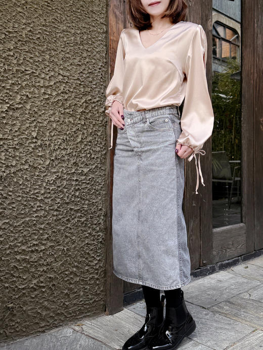 TYNVIE 开衩袖V领真丝衬衫-浅米色 商品图6