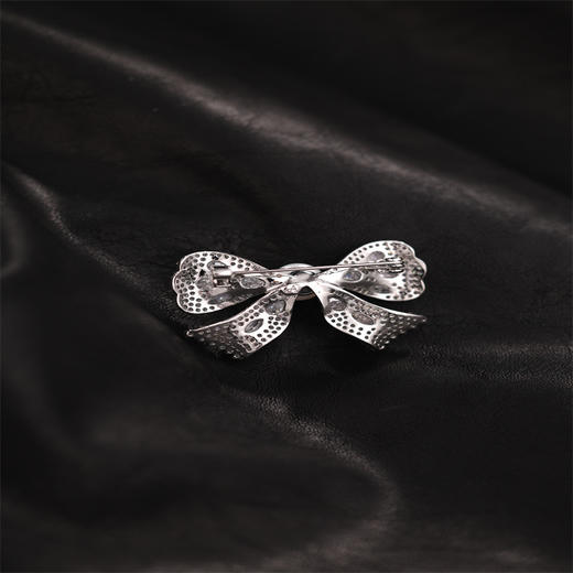 阮仕蝴蝶结系列  合金 淡水珍珠胸针 9-9.5mm 扁圆    BHG14026HDJWD 商品图1