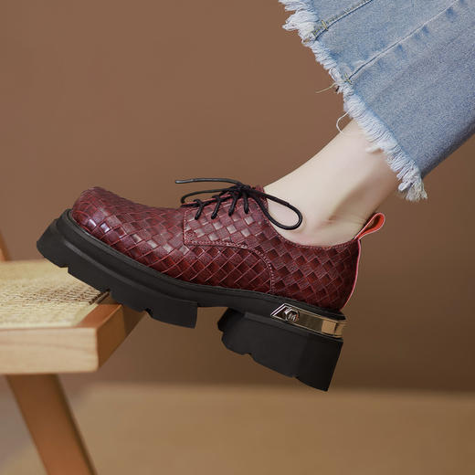 【预售5天】厚底酒红编织乐福鞋，英伦小皮鞋复古方头女单鞋子ZMXY&ZM5128-1 商品图0