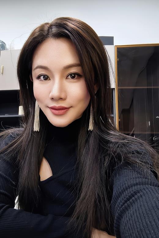 阮仕飒系列  S925银淡水珍珠耳饰 2.5-3mm  ES240020SD 商品图7