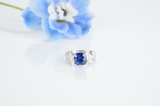 「节奏」皇家蓝蓝宝石钻石戒指 商品图0
