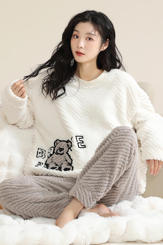 【冬季迎新】洁丽雅正品珊瑚绒睡衣可爱卡通圆领套头加绒保暖套装 商品图5