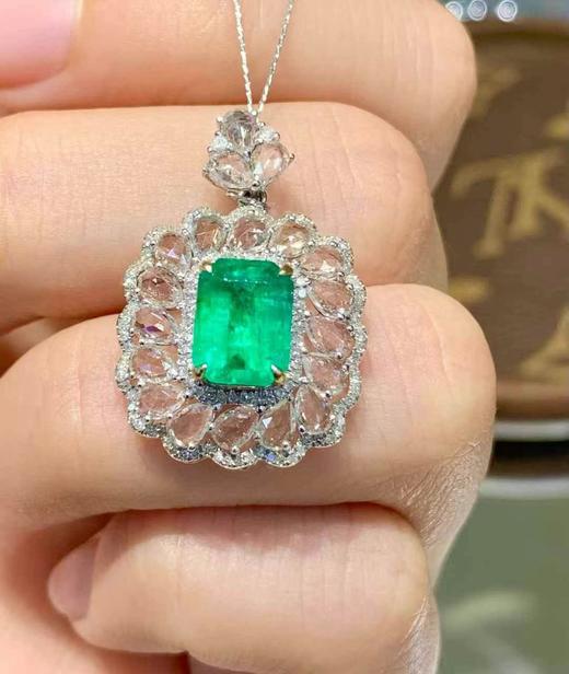 2ct刻面祖母绿吊坠 商品图0