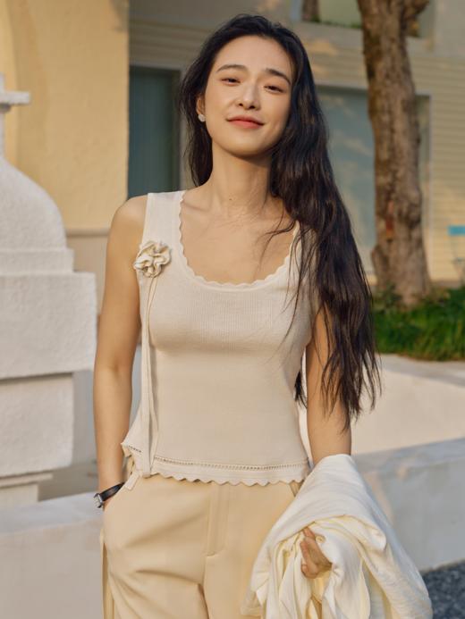 真丝羊绒贝壳边U领背心(配手勾花)FCF1VET013 商品图1