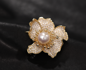 阮仕海棠系列  合金 淡水珍珠胸针 10-11mm 米型   BHG00530HTD