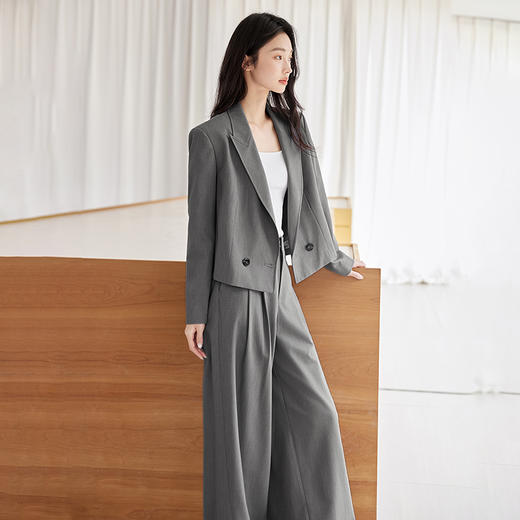 IC简约高级感气质短款西服新款通勤上衣百搭休闲西装外套女 商品图4