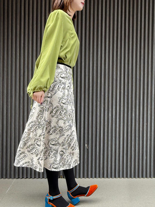 TYNVIE 开衩袖V领真丝衬衫-梨绿色 商品图10