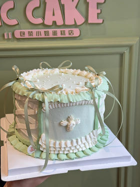 绿色系洛丽塔裱花蛋糕