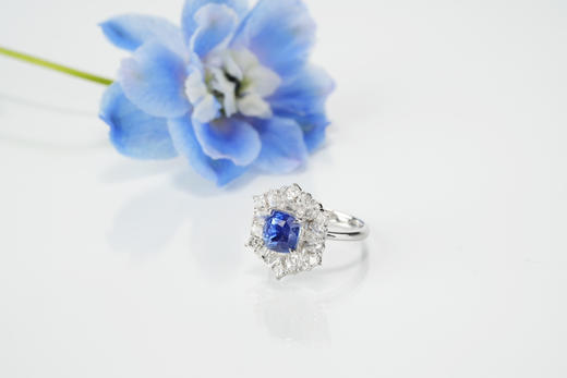 「甜蜜风暴」矢车菊蓝宝石钻石戒指 商品图1