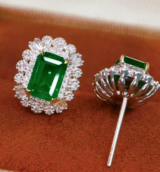 1.88ct刻面祖母绿耳钉 商品图1