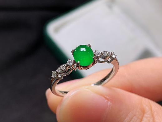 蛋面翡翠戒指 商品图0