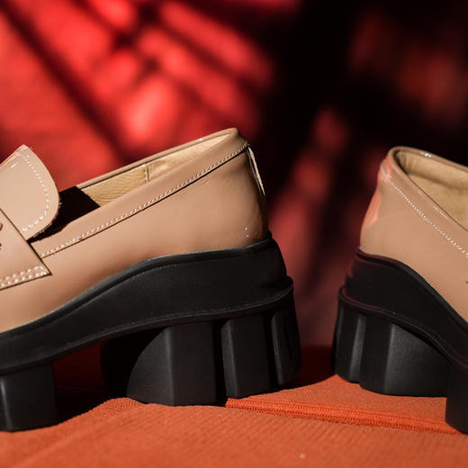 豪麟名鞋奥莱迪嘉女鞋乐福鞋牛移膜革DJHJA51WS001杏色  原价1660元 商品图4