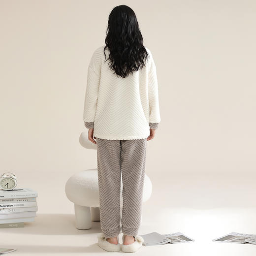 【冬季迎新】洁丽雅冬季睡衣女温暖珊瑚绒舒适亲肤加绒加厚套装女 商品图4
