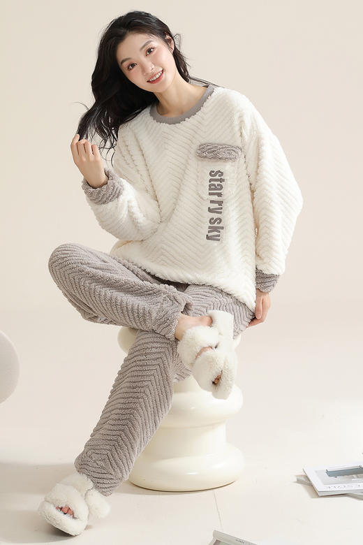【冬季迎新】洁丽雅冬季睡衣女温暖珊瑚绒舒适亲肤加绒加厚套装女 商品图5
