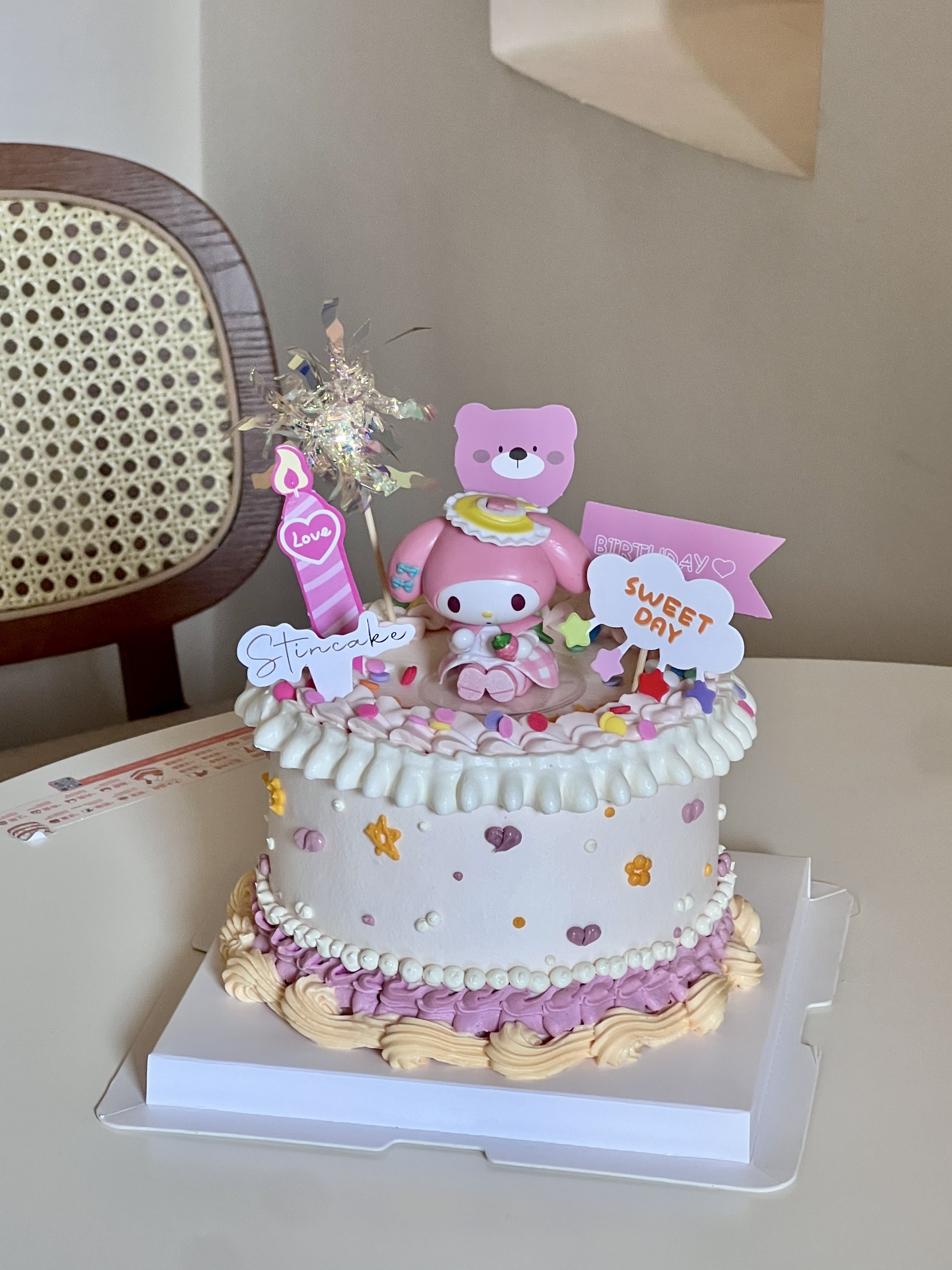 Melody美乐蒂蛋糕（公仔随机配现有的）