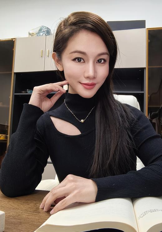 阮仕落月系列  G18K金南洋金珍珠链牌  10-10.5mm    NY10-10.5LYF 商品图6