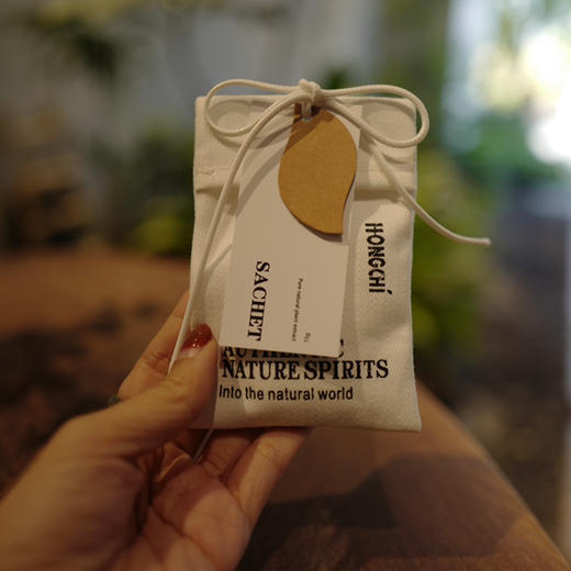 「依衣不舍香包」天然植物精油香包 衣柜清香防虫 可重复使用 商品图1