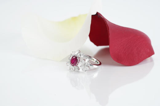 「繁花」鸽血红红宝石钻石戒指 商品图1