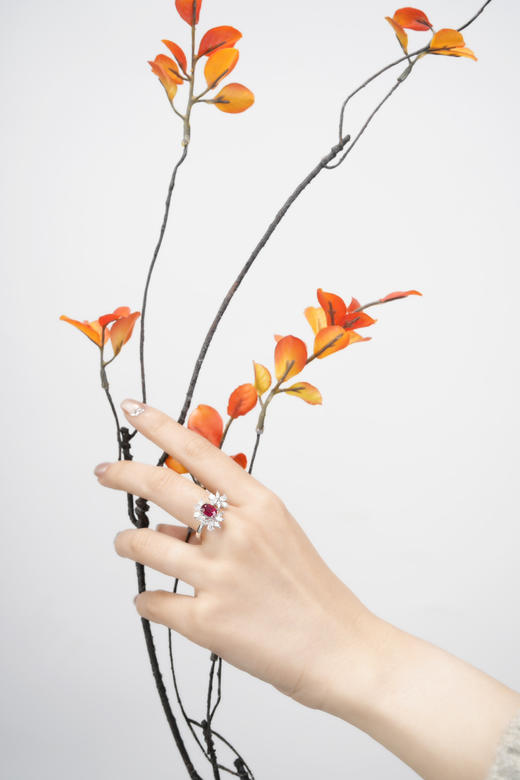 「繁花」鸽血红红宝石钻石戒指 商品图2