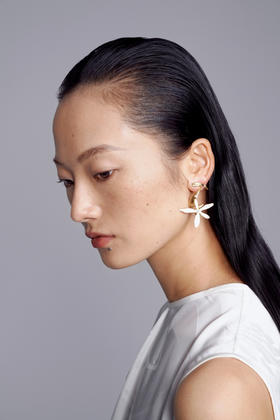 mini妙笔生花白珐琅珍珠耳环