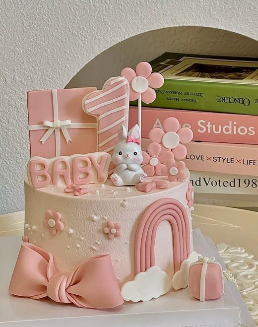 【臻品系列】---【周岁可爱兔兔】翻糖装饰蛋糕 商品图0