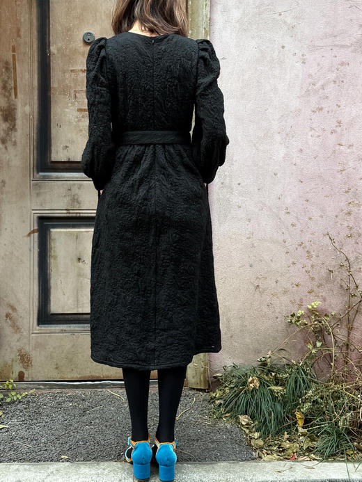 TYNVIE 提花泡泡袖中长连衣裙 - 黑色 商品图6