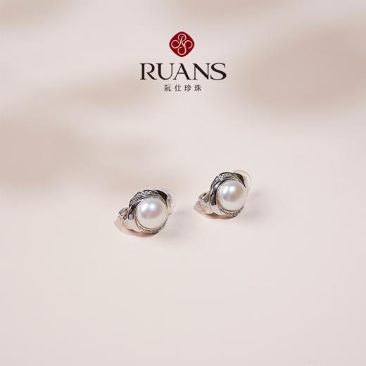 阮仕衡星系列（耳夹） S925银淡水珍珠耳饰 8.5-9mm ES24083HXD 商品图1