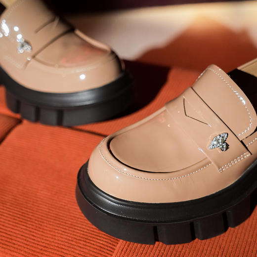 豪麟名鞋奥莱迪嘉女鞋乐福鞋牛移膜革DJHJA51WS001杏色  原价1660元 商品图3