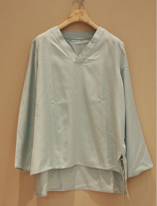 【抖音专属】V领套头衫（24708834-荼白） 商品图0