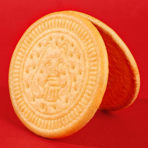 【美味饼干丨鲜乳大饼600g/盒*2】精选优质小麦粉，经过重重烘烤，口味丰富，吃起来酥脆可口，奶香浓郁，包装大气好看，开袋即食既方便又美味，老少皆宜 商品图8