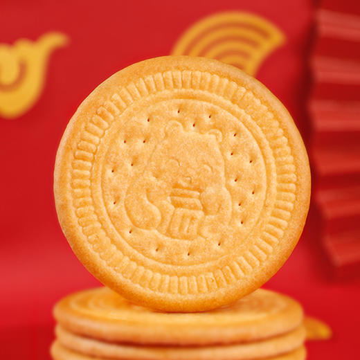 【美味饼干丨鲜乳大饼600g/盒*2】精选优质小麦粉，经过重重烘烤，口味丰富，吃起来酥脆可口，奶香浓郁，包装大气好看，开袋即食既方便又美味，老少皆宜 商品图3