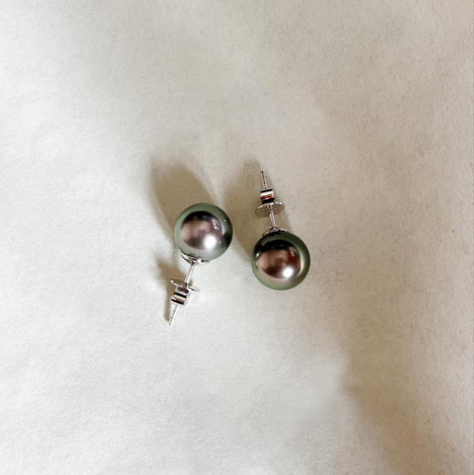 CLASSIC系列 18K镶大溪地珍珠 耳钉 商品图2