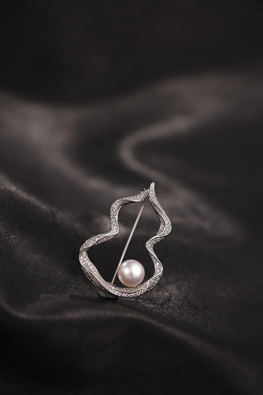 阮仕葫芦系列 合金 淡水珍珠胸针 8.5-9mm  扁圆  BHG14572HLWD 商品图0