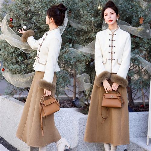 MDLMJY8828 新中式国风羽绒服套装女冬新款毛呢时尚狐狸毛白鸭绒两件套 商品图1