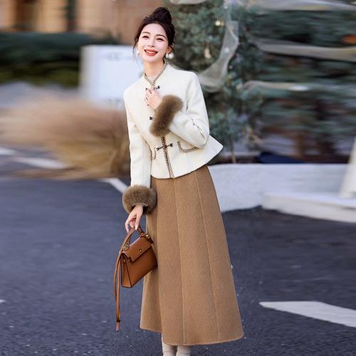 MDLMJY8828 新中式国风羽绒服套装女冬新款毛呢时尚狐狸毛白鸭绒两件套 商品图3