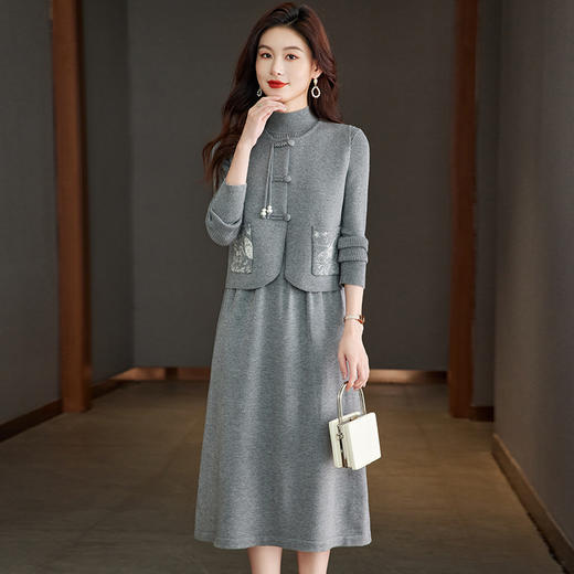 秋冬季国风马甲羊毛针织修身连衣裙两件套2024法式中长款套装裙CC&22-1305 商品图1