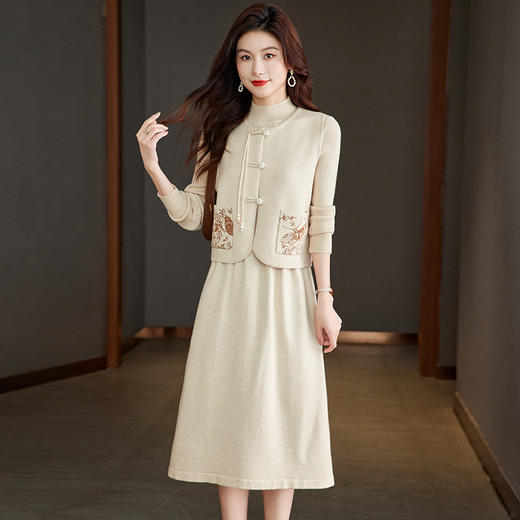 秋冬季国风马甲羊毛针织修身连衣裙两件套2024法式中长款套装裙CC&22-1305 商品图3