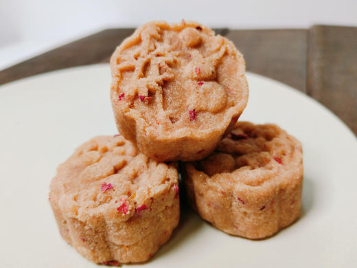 芋玫糕 芋头玫瑰糕 芋头脑袋的爱 芋头粉+玫瑰花 手工制作 200克(10枚) 商品图1