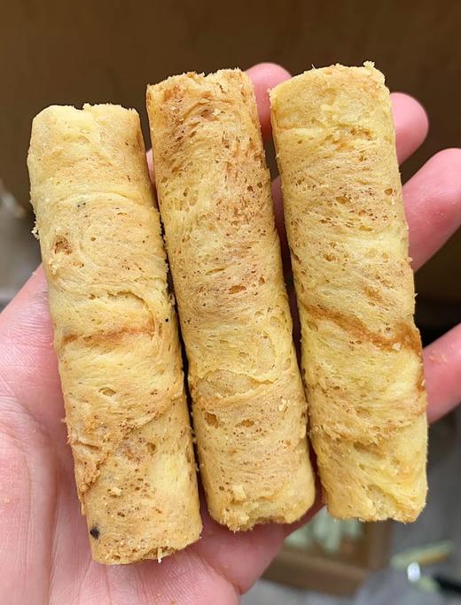 【预售5天】【小王子爆浆蛋卷】29.9X3盒，推出”花生酱”“黑芝麻酱”双经典口味~ 坚持面粉鸡蛋配比1:1 满满浓郁花生酱黑芝麻酱 不添加任何防腐剂 微波炉叮一下会有惊喜的口味哦 商品图4